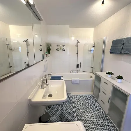 Heidi Mit Apartman *